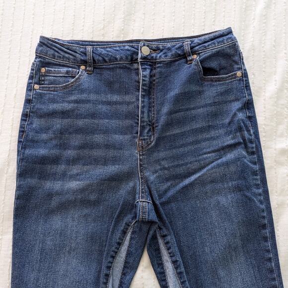 Versona Contrast Panel Flare Jeans size 8 - Picture 3 of 5